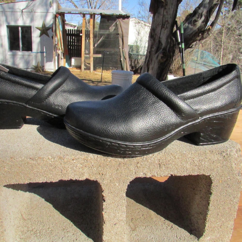 b.o.c. (Born Concept) Nadiyya Women’s Black Clogs